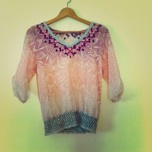 Gorgeous top from Anthropologie! 🌺🌸🌼